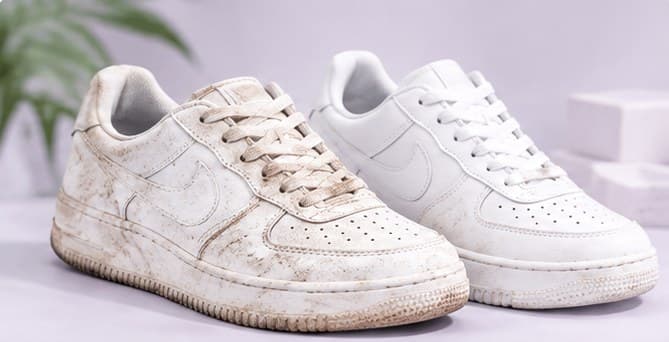 Sneakers putih kotor bernoda di samping sneakers yang sudah bersih setelah deep cleaning